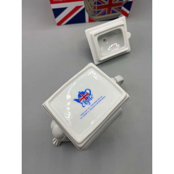 Union Jack Ceramic Teapot With Gold Accents & Original Box Holds 2 Cups - Picture 3 of 14